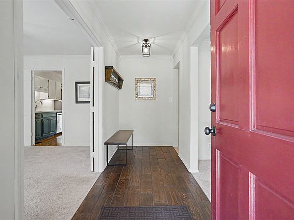 4th image of 3041 E 84th St