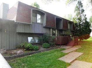 1812 Spence Ct, Clinton, IA 52732