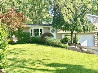 4 Blueberry Rd, Liverpool, NY 13090