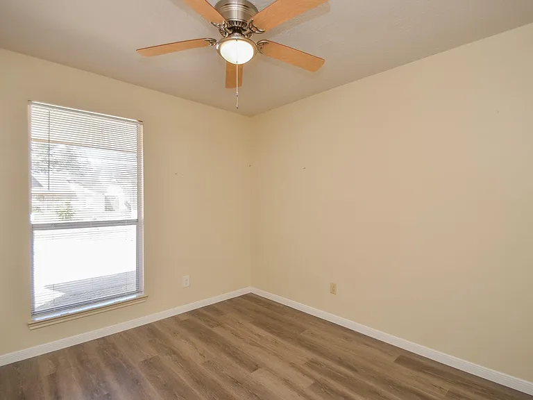 9414 Kingsvalley St — Photo 21