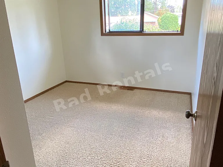 6721 N Stevens St — Photo 10
