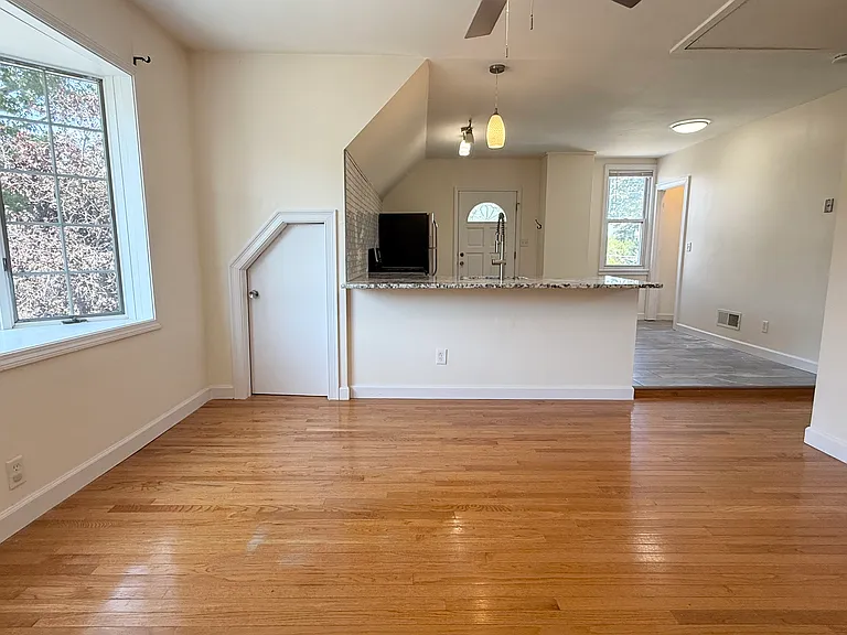 71 Morris Ave #2 — Photo 3