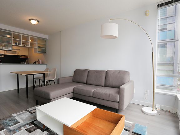 5th image of 928 Beatty St #1609
