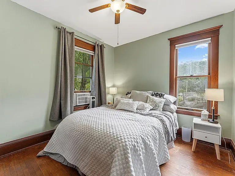 2 bed, 1100 sqft, $1,850 — Photo 3