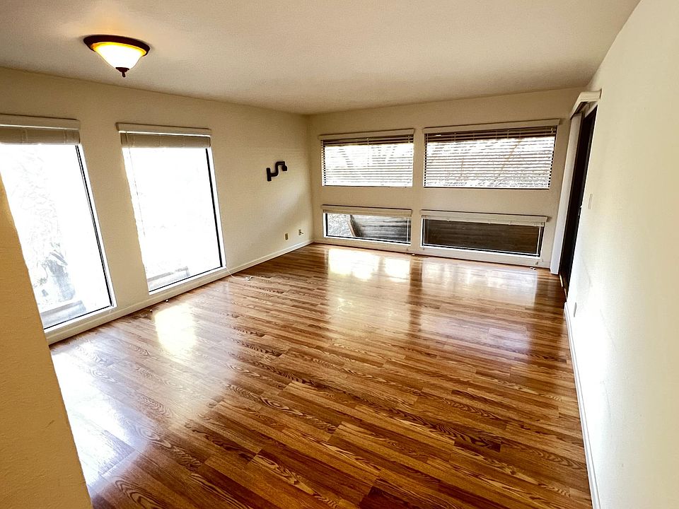 1st image of 1600 Carmel Dr APT 22