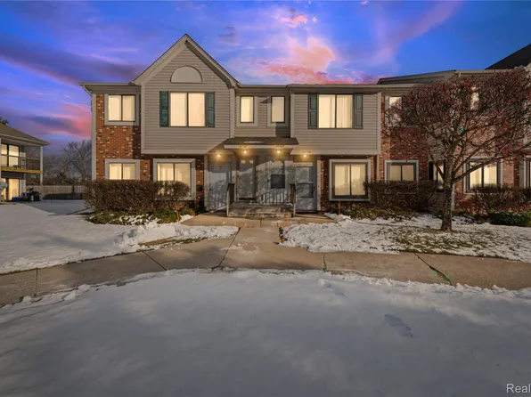 30755 Hidden Pines Ln #25, Roseville, MI 48066