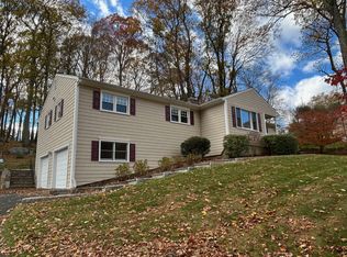 15 Old Village Ln, Trumbull, CT 06611