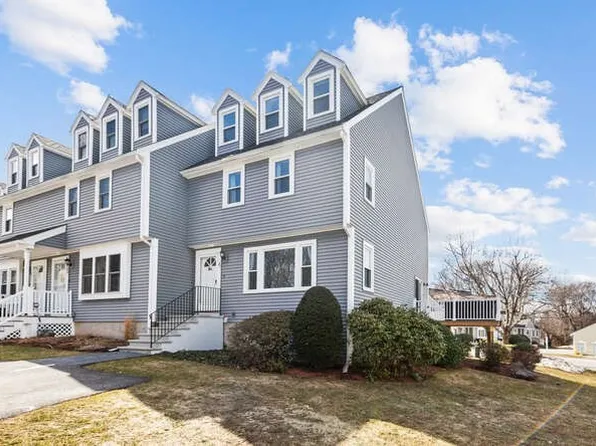 81 Merrimack Meadows Ln #81, Tewksbury, MA 01876