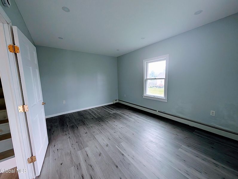 5th image of 32-34 Champlain Avenue