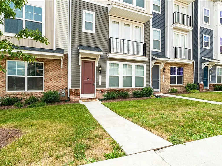 2583 Grangemill Ln #MAIN — Photo 2
