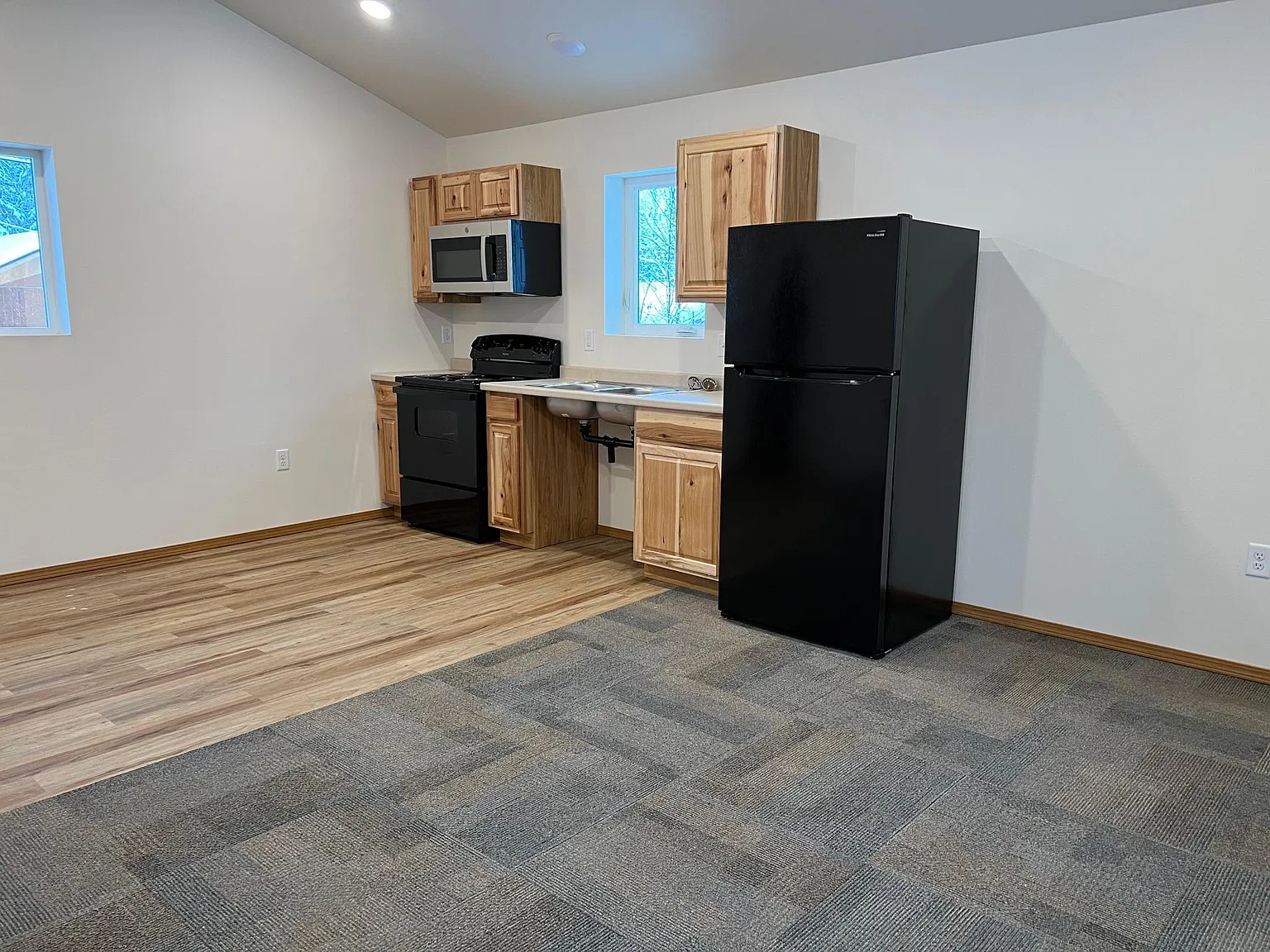 Studio, 320 sqft, $750 — Photo 4