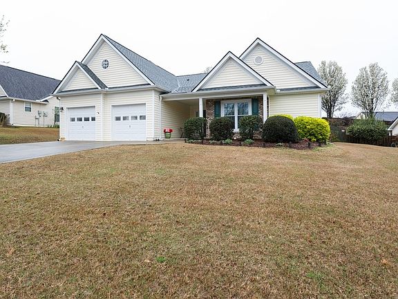 2nd image of 1810 Charleston Oak Cir