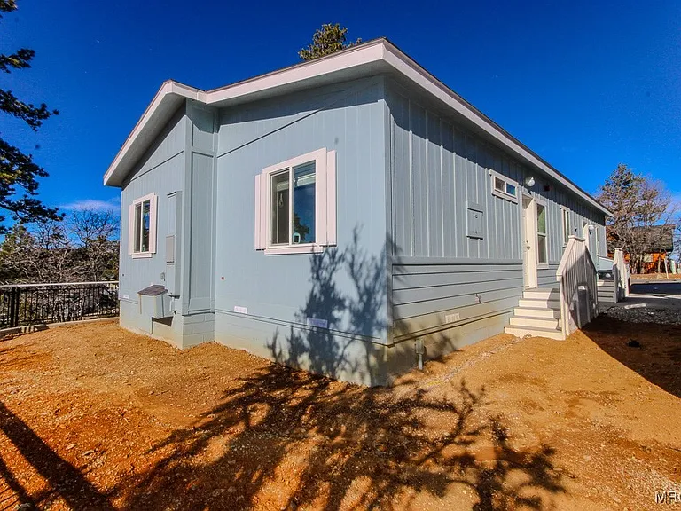 1336 La Crescenta Dr #1 — Photo 38