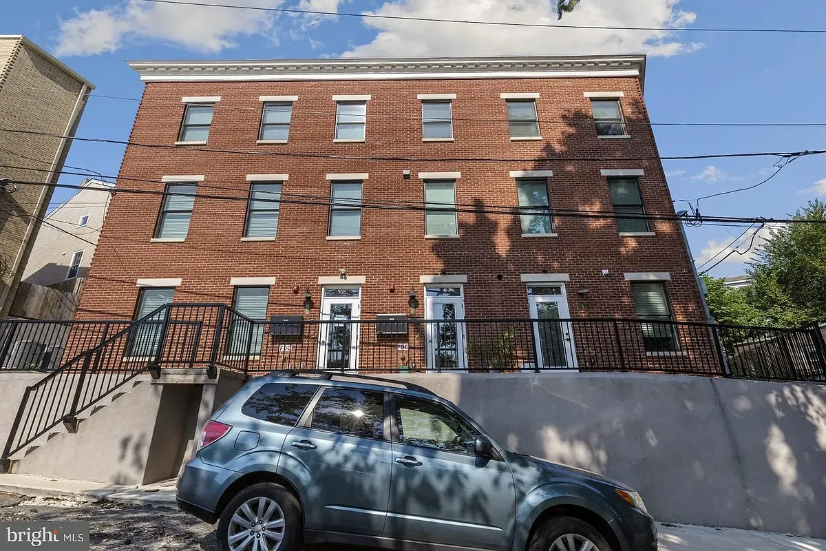 Building Photo - 509 Gorgas Ln #D