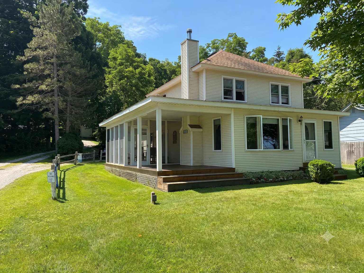 3 bed, 1400 sqft, $1,950 — Photo 1
