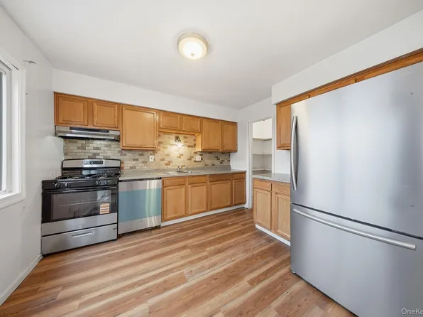 19 Red Barn Lane, Middletown, NY 10940