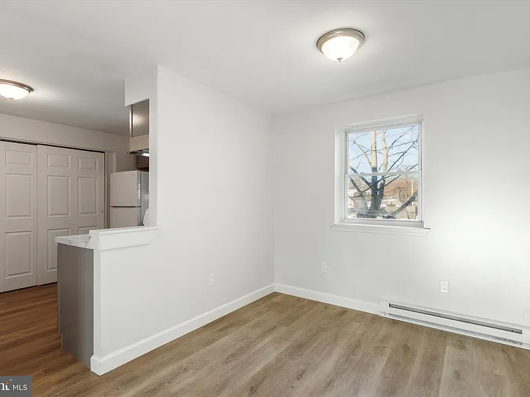 329 Buttonwood St #D — Photo 6