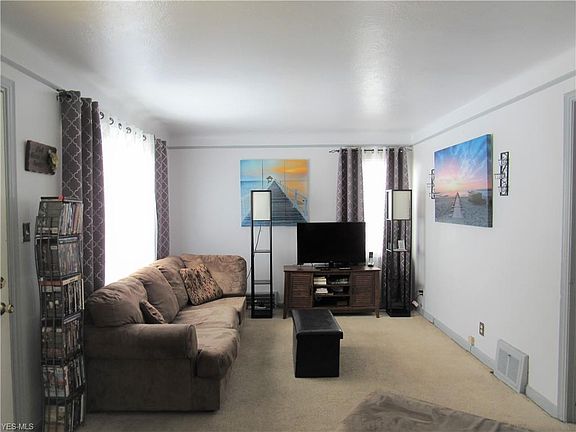 2nd image of 15500 Fernway Dr