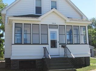 1014 1/2 Madison St, Grand Haven, MI 49417