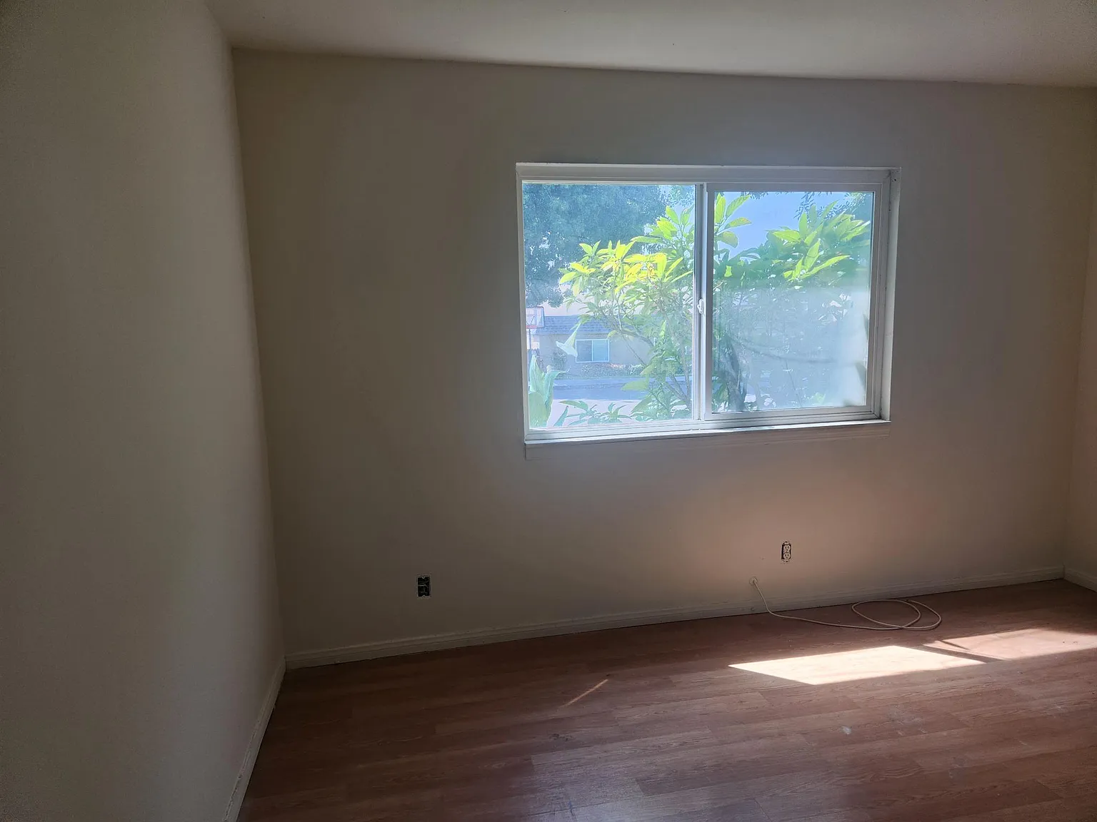 2565 E Hayes Dr — Photo 2