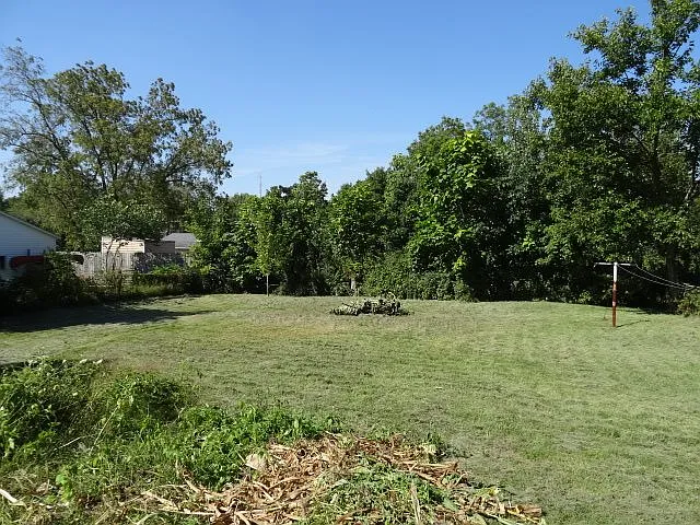 204 W Race St photo 1