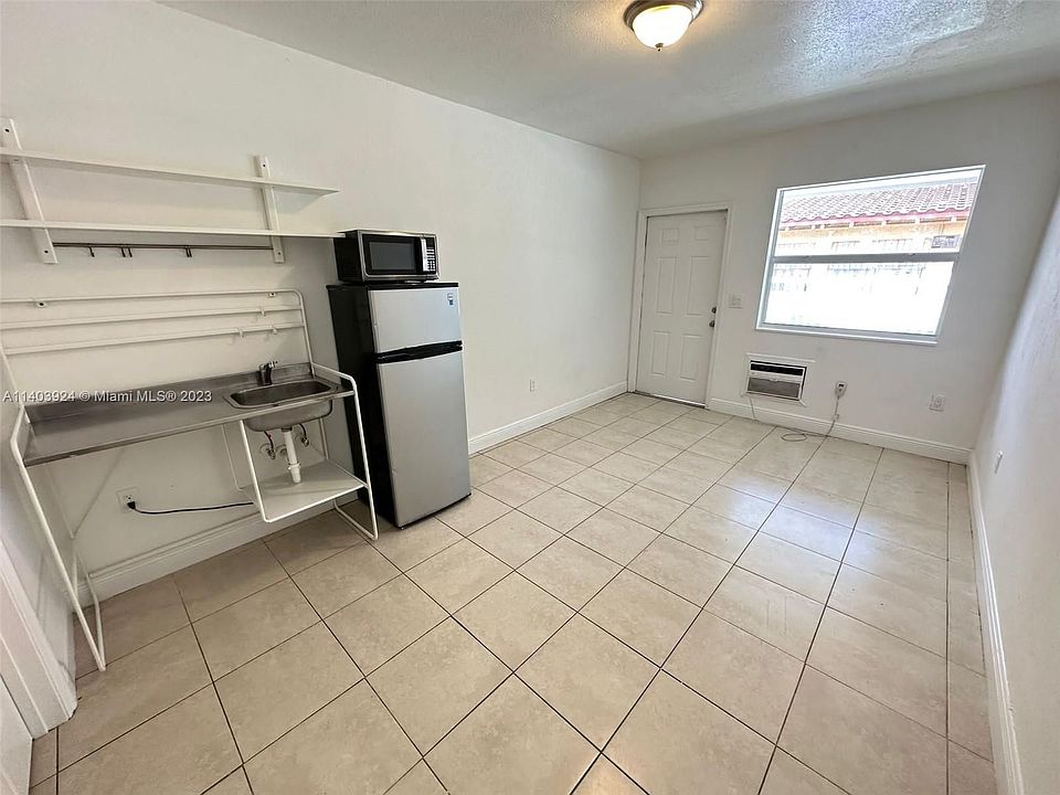 1st image of 155 NE 59th St APT 4