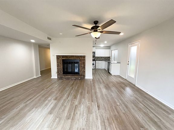 3rd image of 2005 Victoria Rd