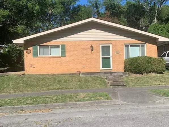 217 10th St NW, Norton, VA 24273