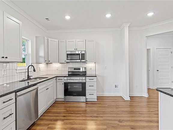 2nd image of 2 Wendike Ln