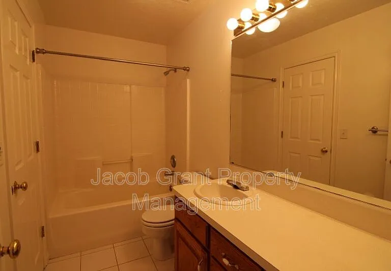 1632 Wildwood Ln — Photo 5