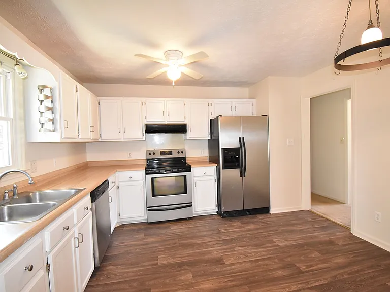 6901 Woodmark Dr — Photo 8