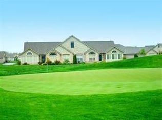 2820-B Canterbury Cir, Port Clinton, OH 43452