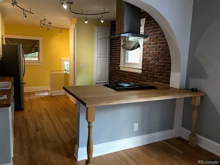 454 N Franklin St — Photo 13
