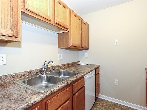 4th image of 5960 Colerain Ave Unit 4