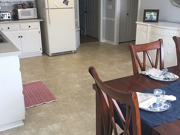4th image of 121 Deerfield Dr