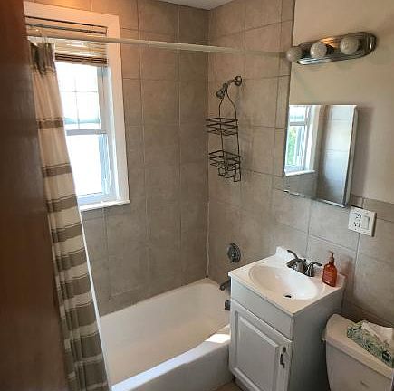5th image of 118A Summer St #2A