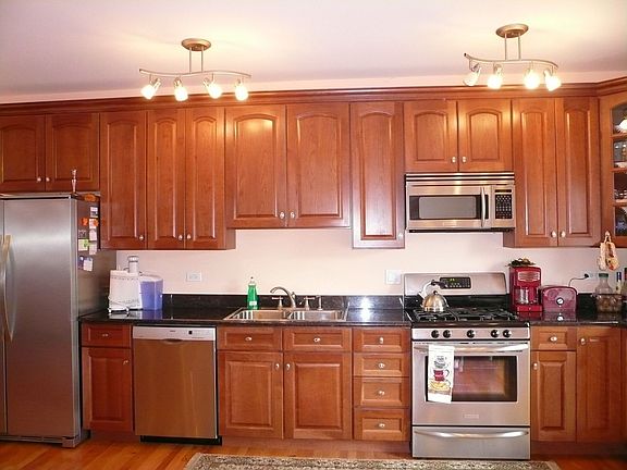 4th image of 1817 Burns Ave