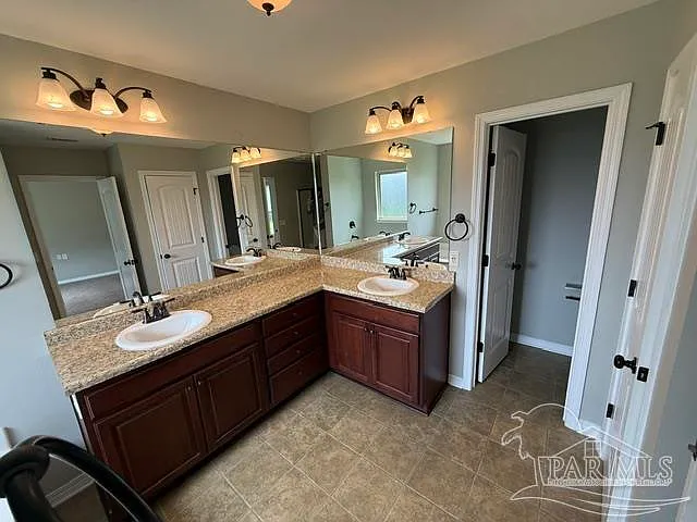 5776 Glen Brook Ct — Photo 7