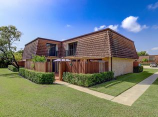 916 9th Ln, Greenacres, FL 33463