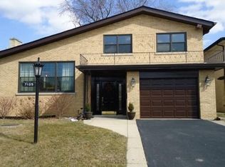 7109 N Kenton Ave, Lincolnwood, IL 60712
