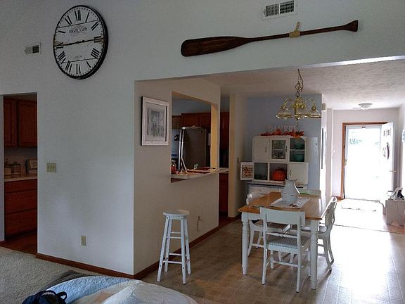 5th image of 200 Villa East Dr #1