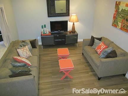 4th image of 6031 Sadring Ave