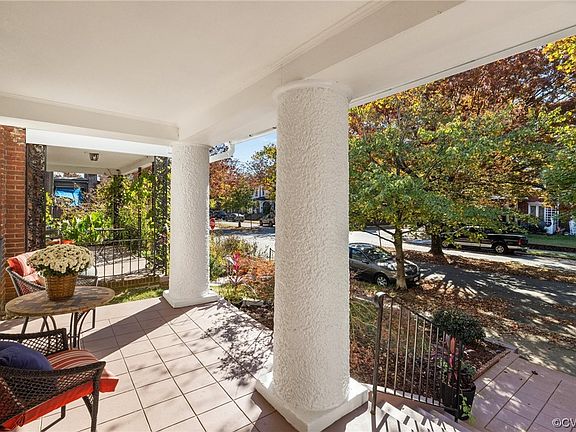 5th image of 2402 Maplewood Ave
