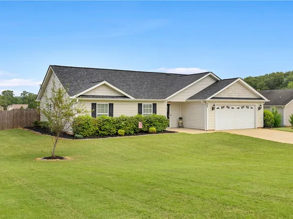 105 Wild Turkey Rd, Williamston, SC 29697