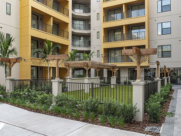 4th image of 3219 S Orange Ave #112