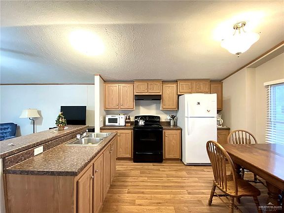 4th image of 4804 Camellia Ave