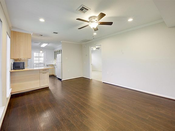 5th image of 1917 Augusta Dr #18