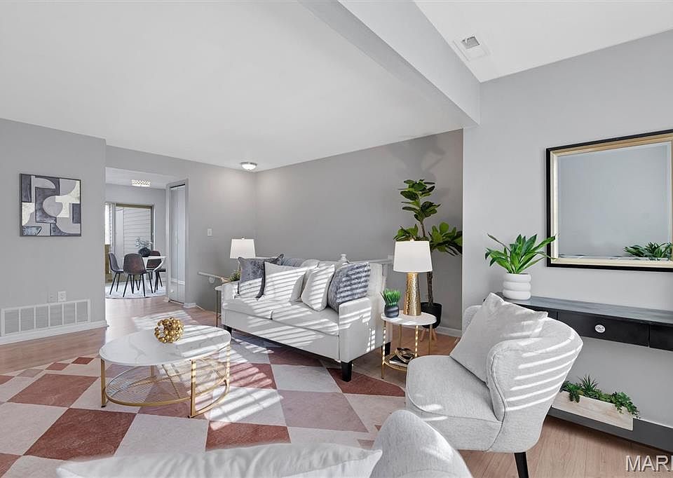 1st image of 9043 W Swan Cir