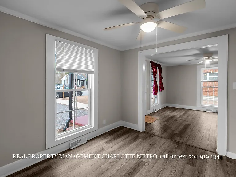 307 Leonard Ave — Photo 20