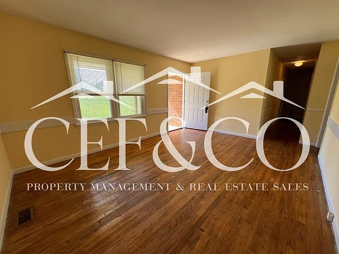 3 bed, 2.0 bath, 1225 sqft, $1,350 — Photo 3